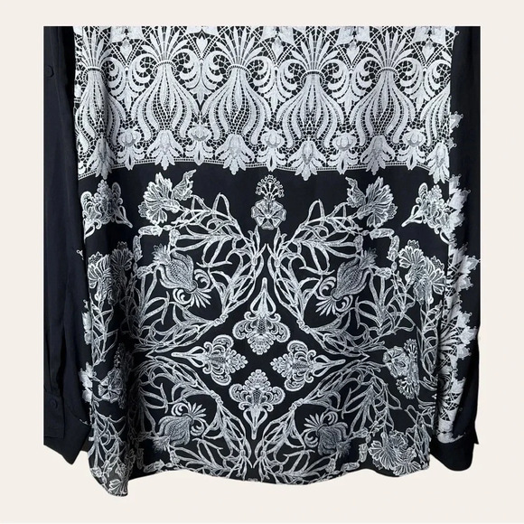 0755. BCBGMAXAZRIA LONG SLEEVE BLOUSE SIZE SMALL BLACK AND WHITE IN COLOR FLORAL - Picture 8 of 9